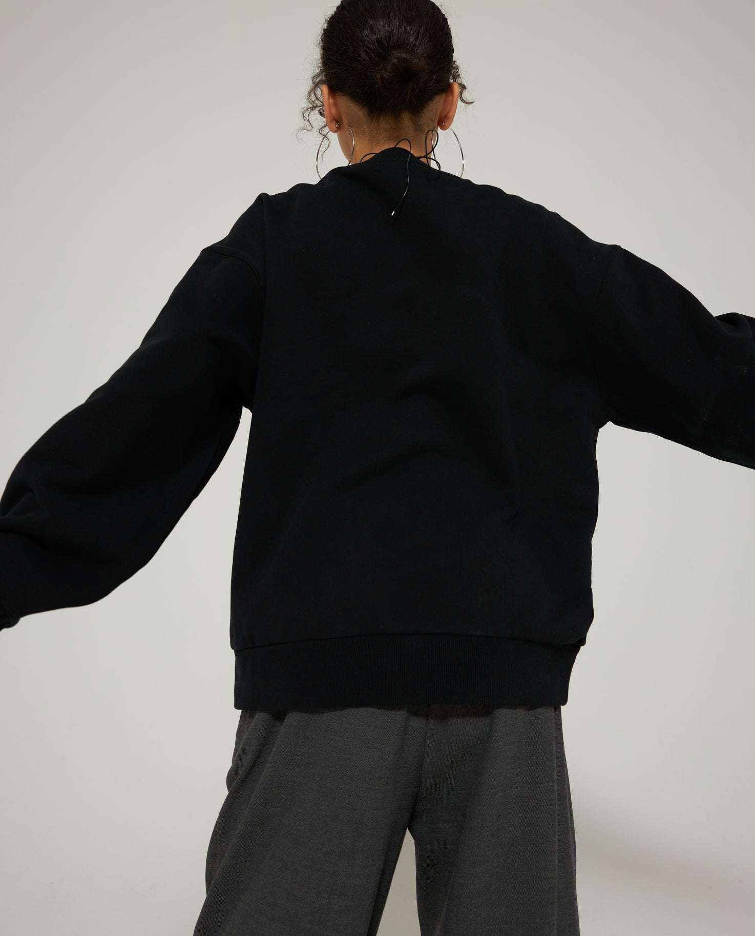 OVERSIZED ARTWORK SWEATSHIRT
