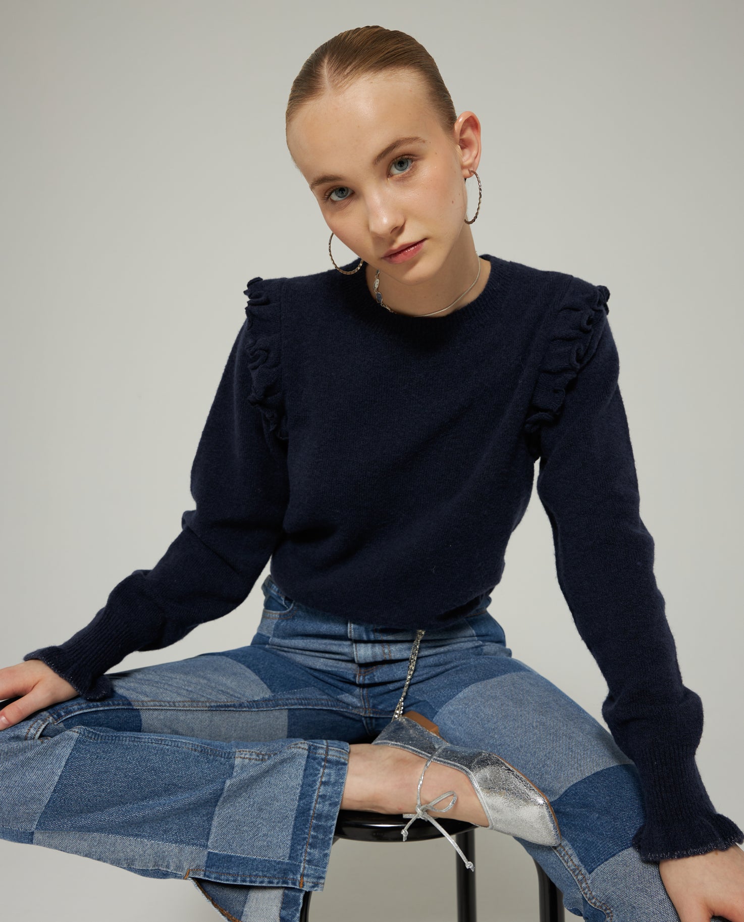 SHOULDER RUFFLE PULLOVER